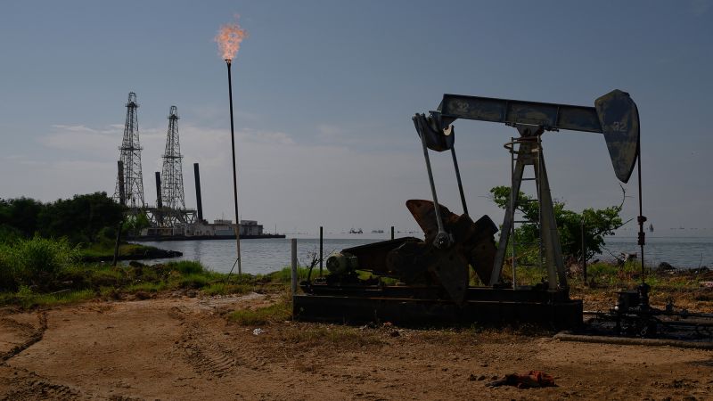 ⁣Trump says any country buying Venezuelan oil will face a 25% tariff