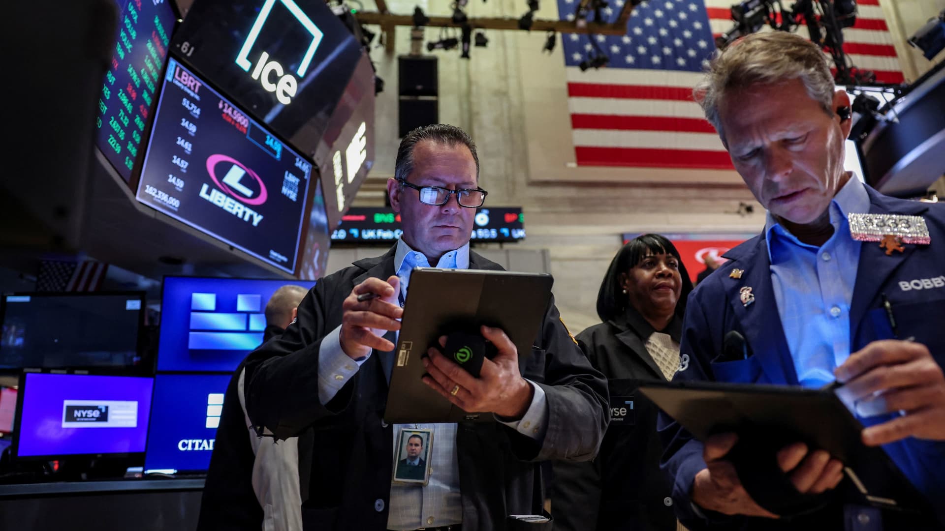 ⁣Stock market today: Live updates