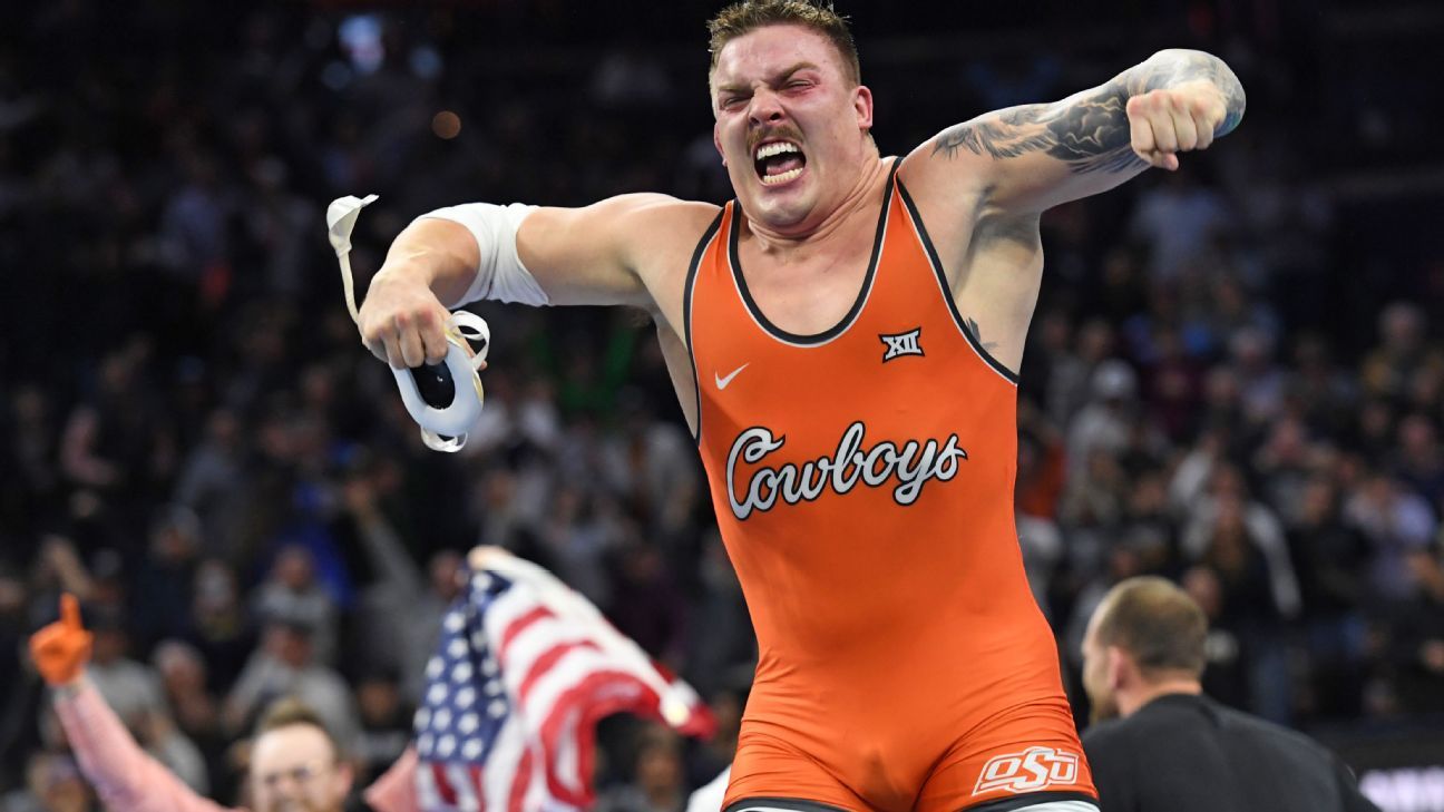NCAA wrestling -- Penn St. wins again; Hendrickson stuns Steveson
