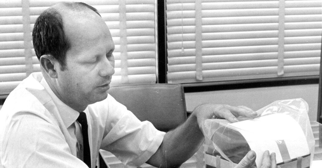 Ed Smylie, Who Saved the Apollo 13 Crew With Duct Tape, Dies at 95