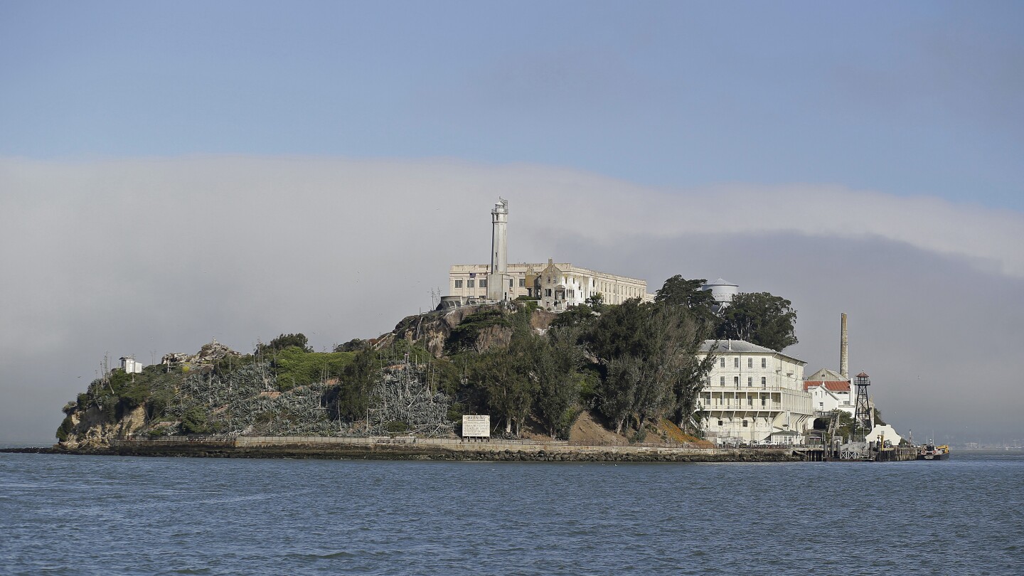 Trump says he will reopen Alcatraz prison
