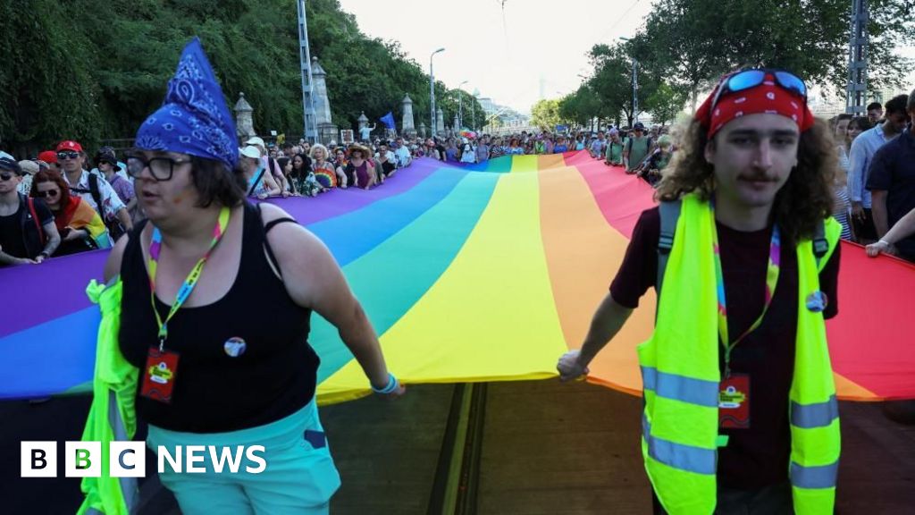 Thousands party at Budapest Pride in clear message to Orban