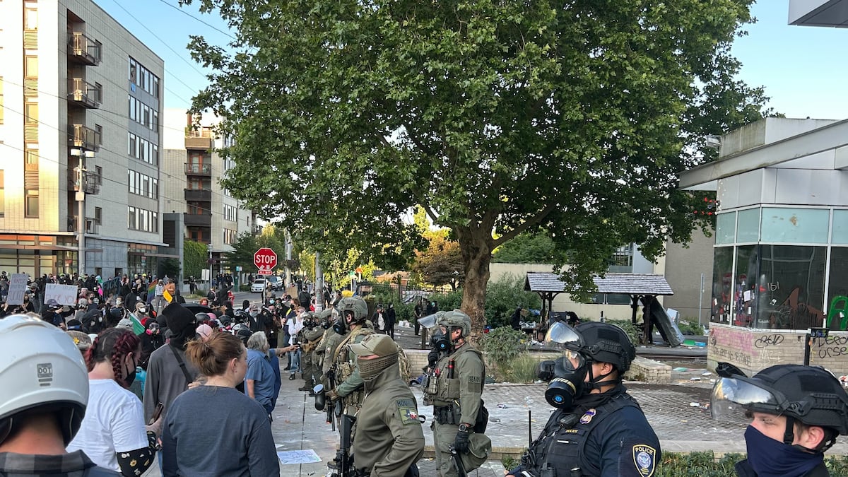 Police declare riot at Portland ICE facility