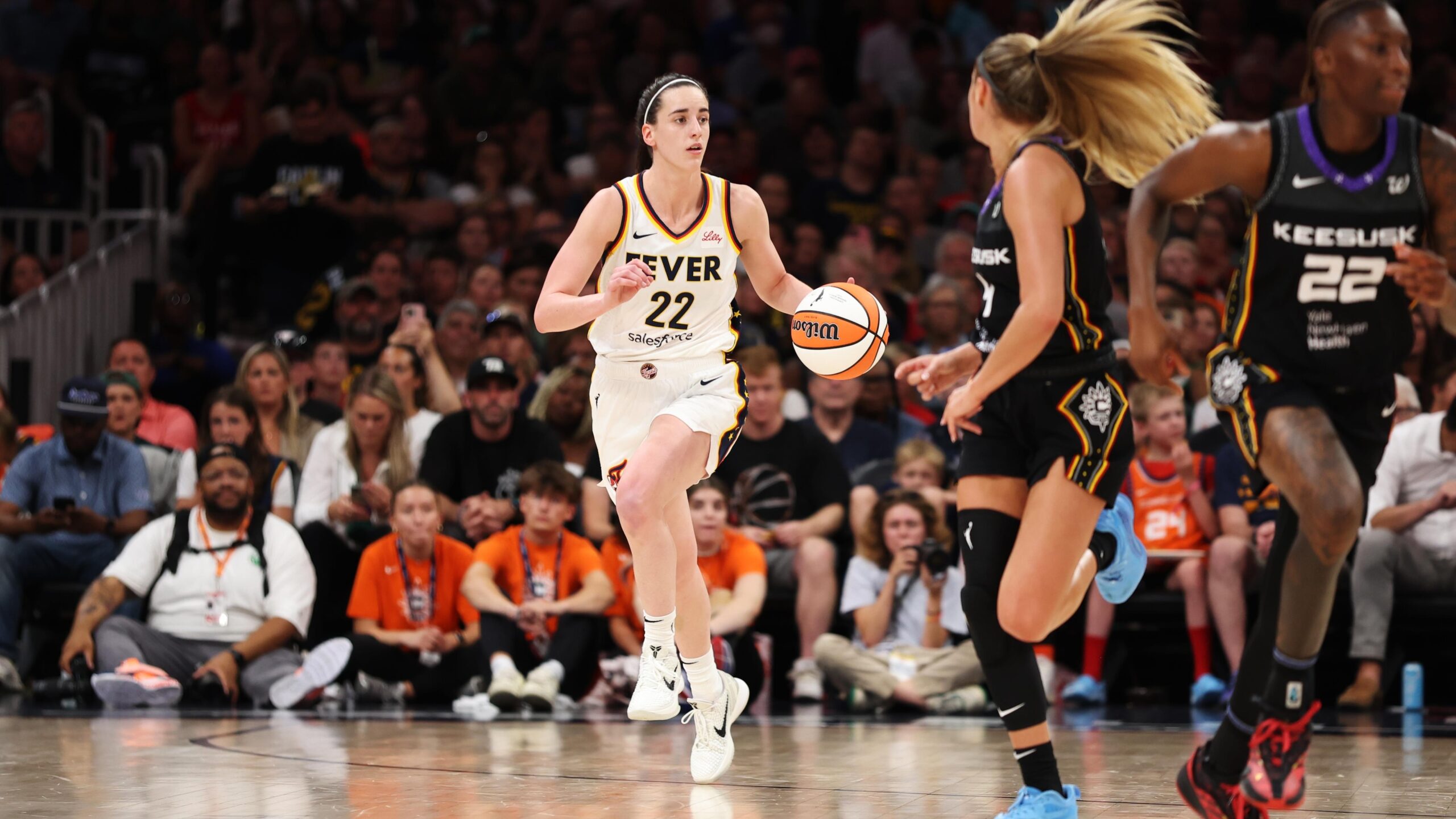 Caitlin Clark Aggravates Groin Injury in Video During Last Minute of Fever vs. Sun