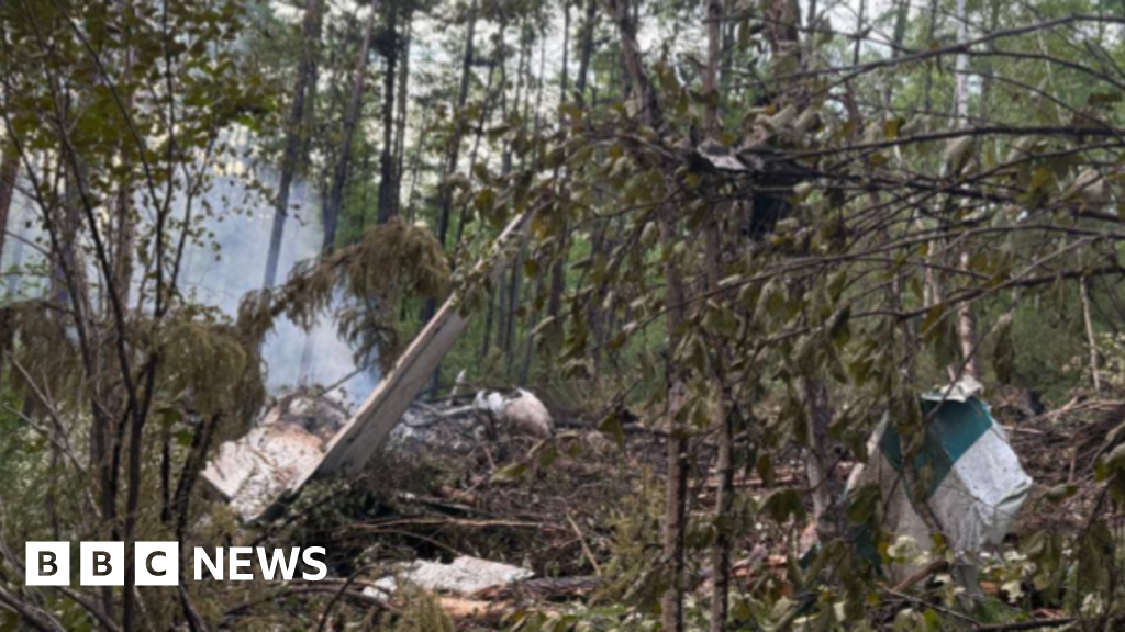 No survivors after plane carrying 48 people goes down in Russian far east