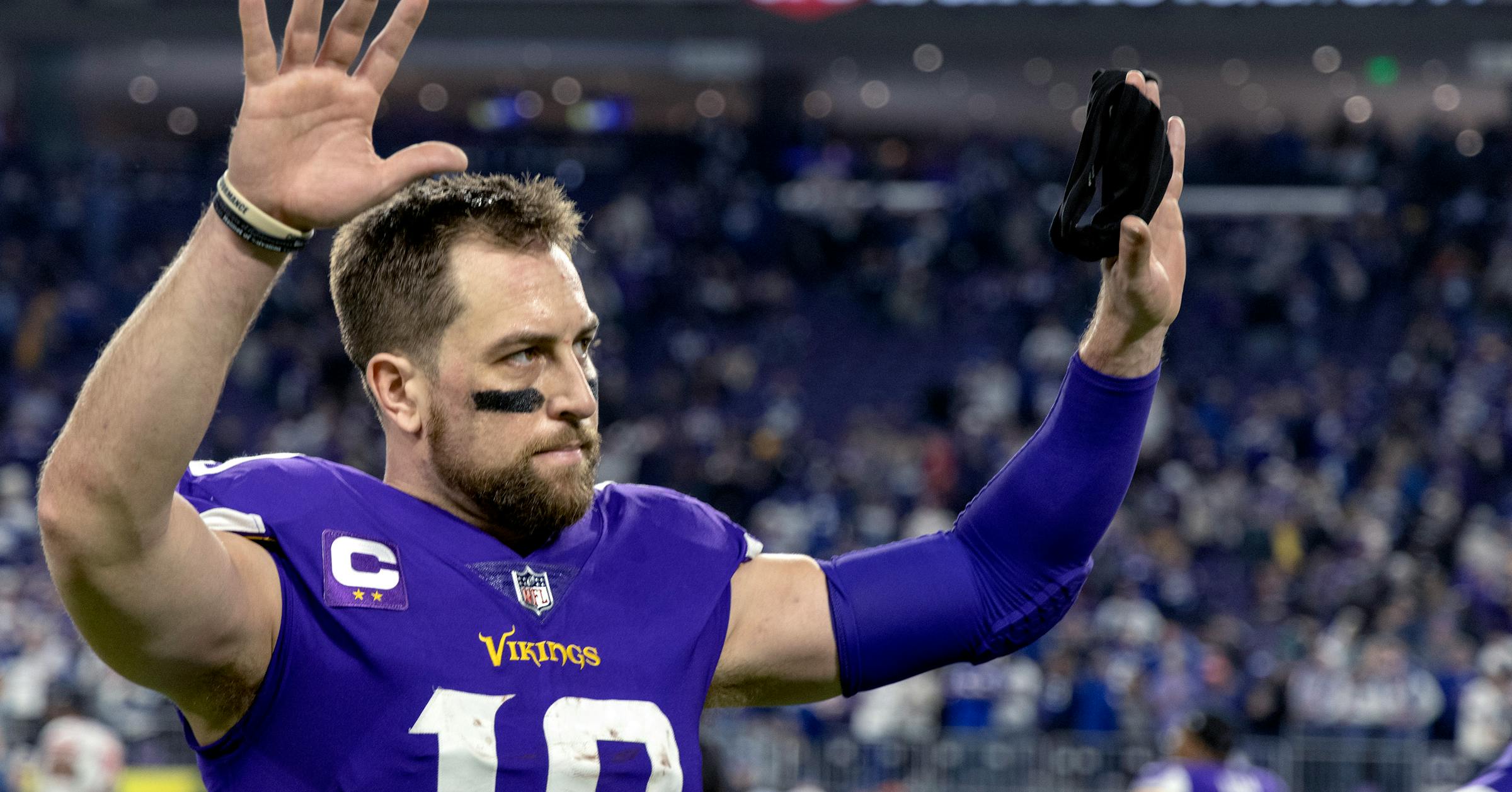 Minnesota Vikings acquire receiver Adam Thielen in a trade