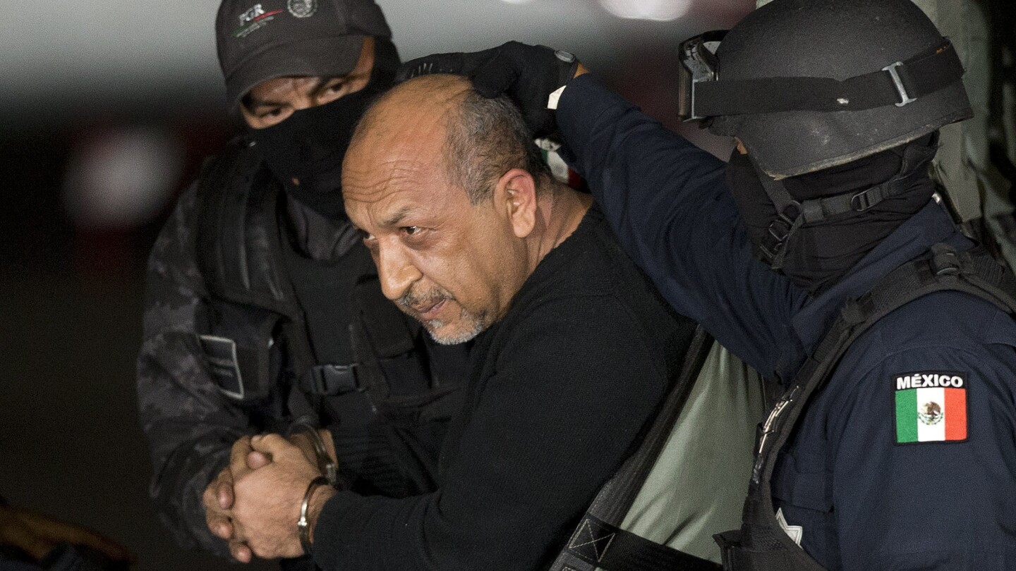 Mexico expels cartel figures wanted by US authorities in deal with Trump