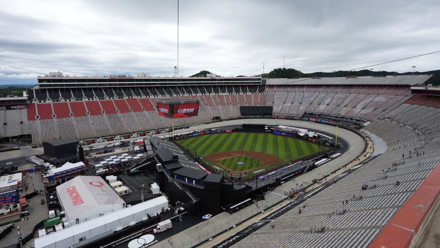 MLB Speedway Classic debuts at Bristol Motor Speedway
