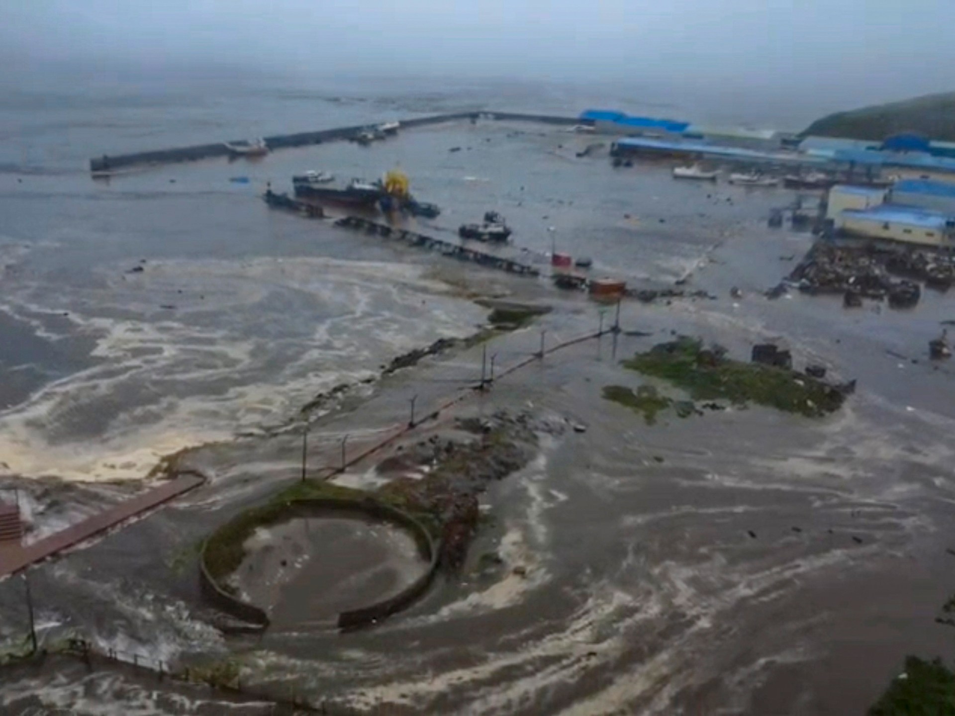 Magnitude 7.8 quake shakes Russia’s Far East region, prompts tsunami alert | Earthquakes News