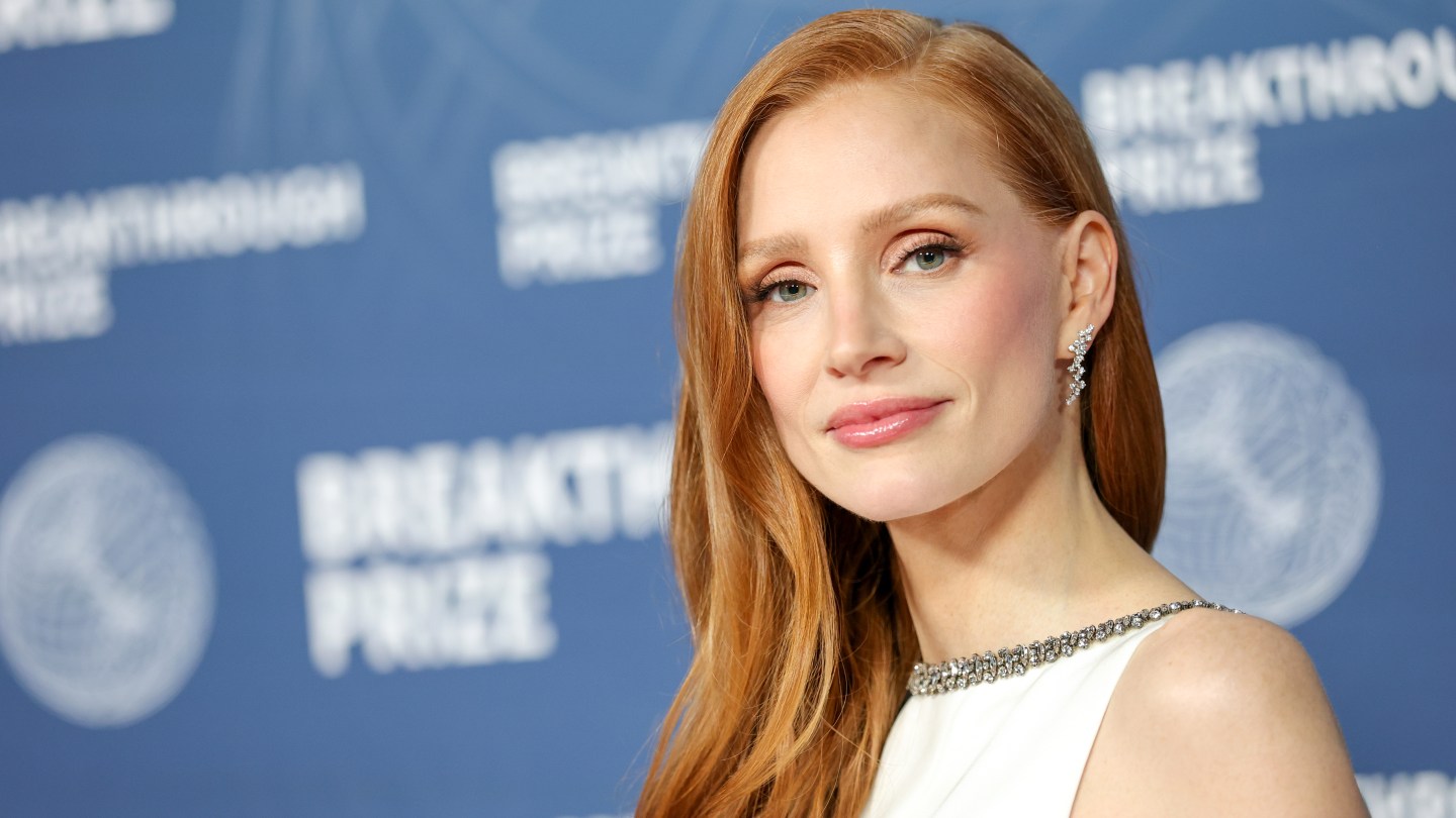 Jessica Chastain Says Apple is Wrong to Postpone The Savant