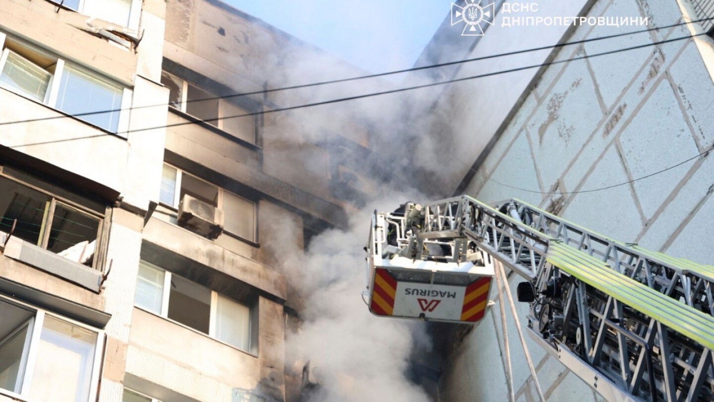 Russia launches a large-scale attack on Ukraine, killing 3 and wounding dozens