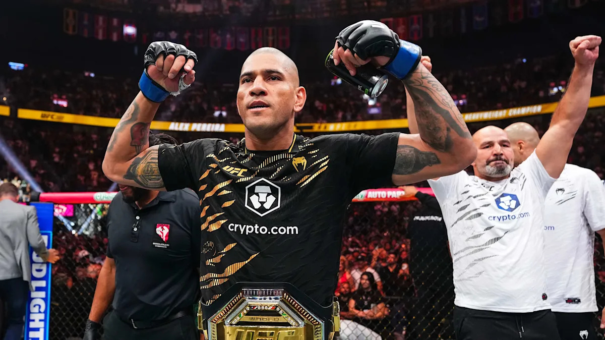 'Best Brazilian fighter to ever exist': Alex Pereira's unreal KO of Magmomed Ankalaev at UFC 320 sets off MMA world