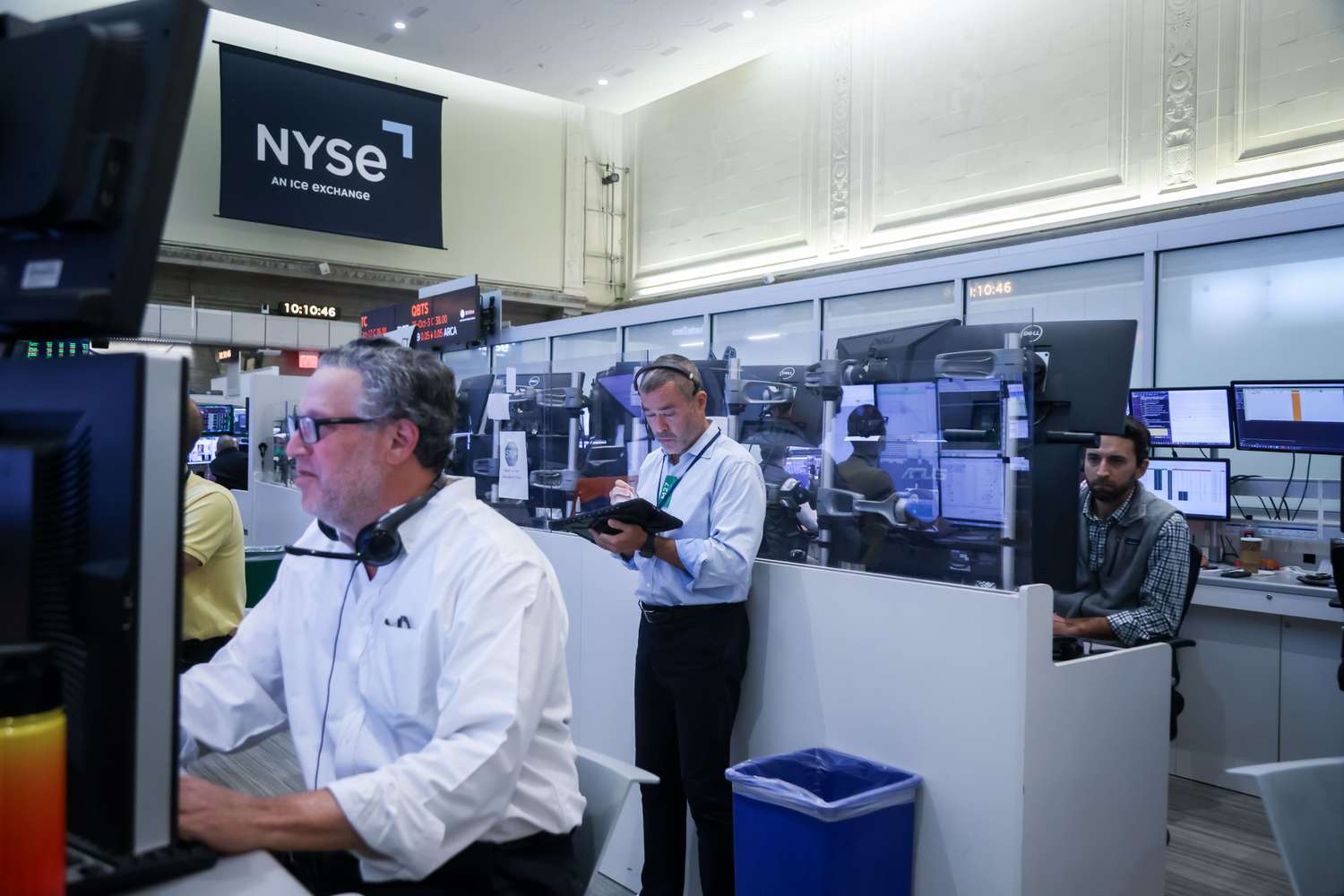 Dow, S&P 500, Nasdaq Hit New Records as Investors Continue to Shake Off US Government Shutdown