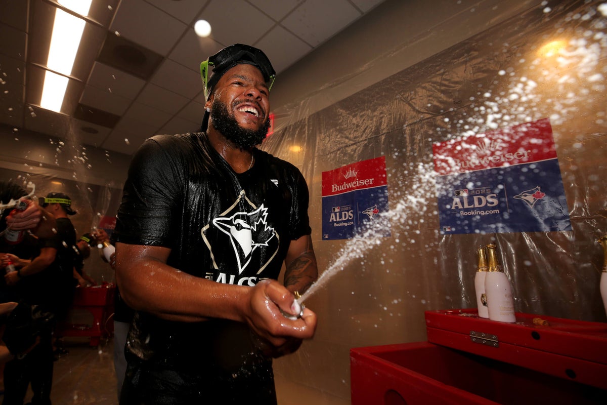 ‘Start spreading the news’: ‘Theeee Yankees lose!’ Blue Jays’ Schneider, Guerrero troll N.Y.