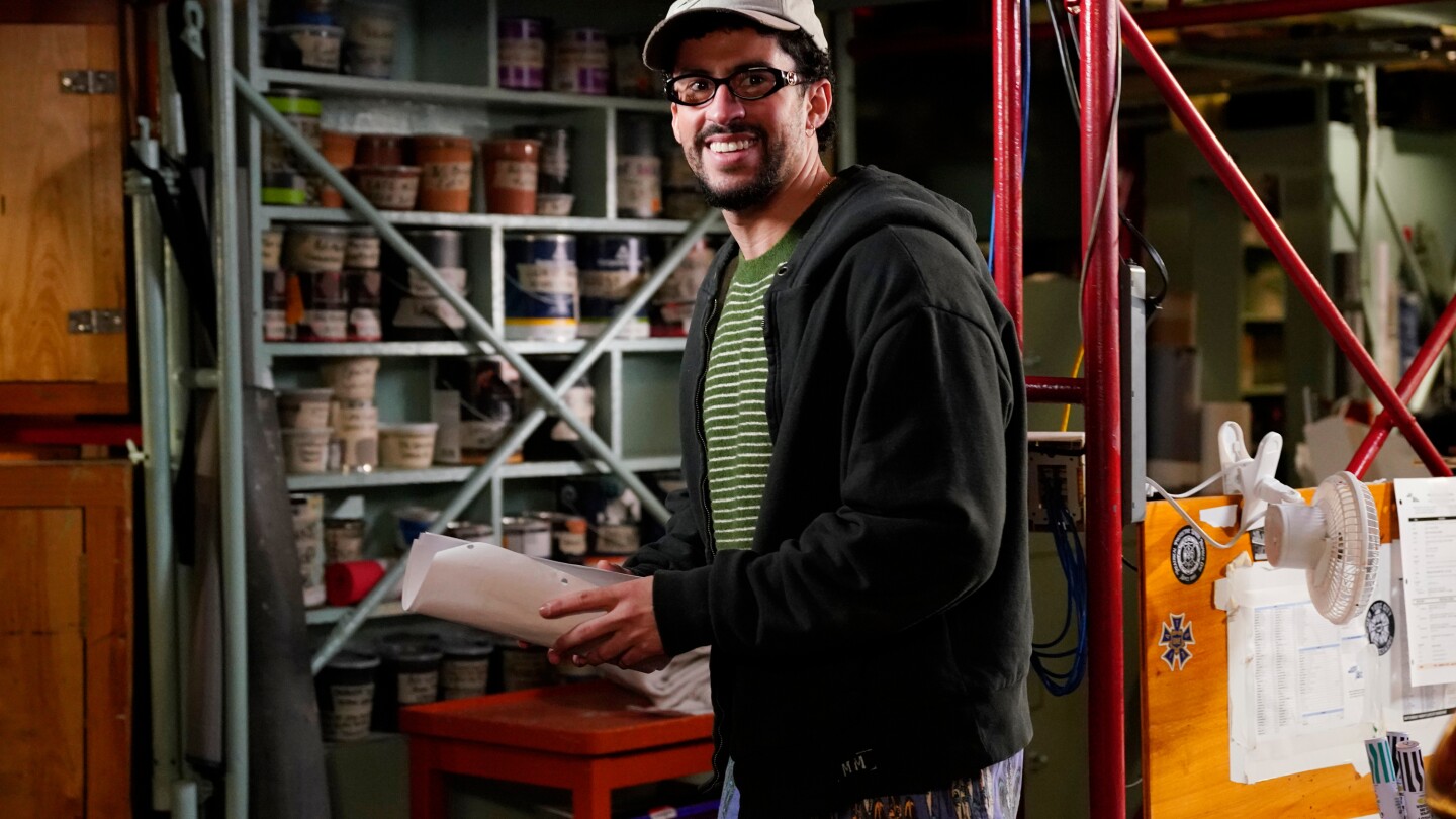 Bad Bunny kicks off 'SNL' 51st season with a group of new cast members