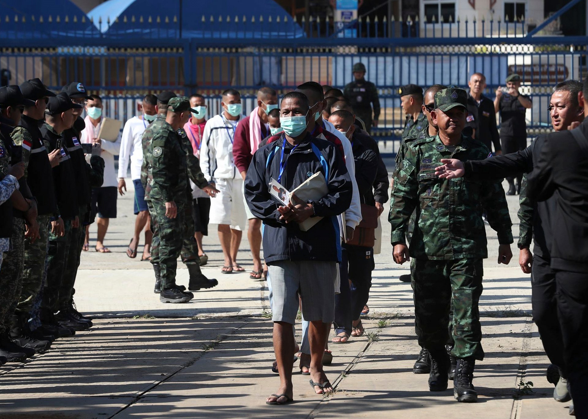 Thailand releases 18 Cambodian soldiers as ceasefire holds | Conflict News