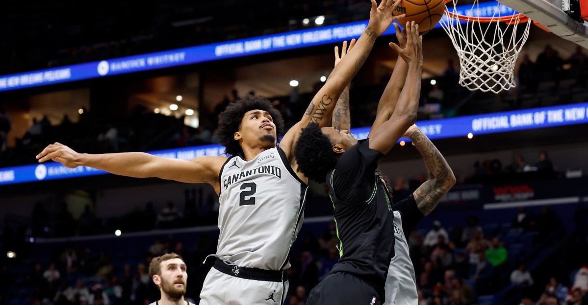 Spurs survive another disastrous third quarter to beat New Orleans