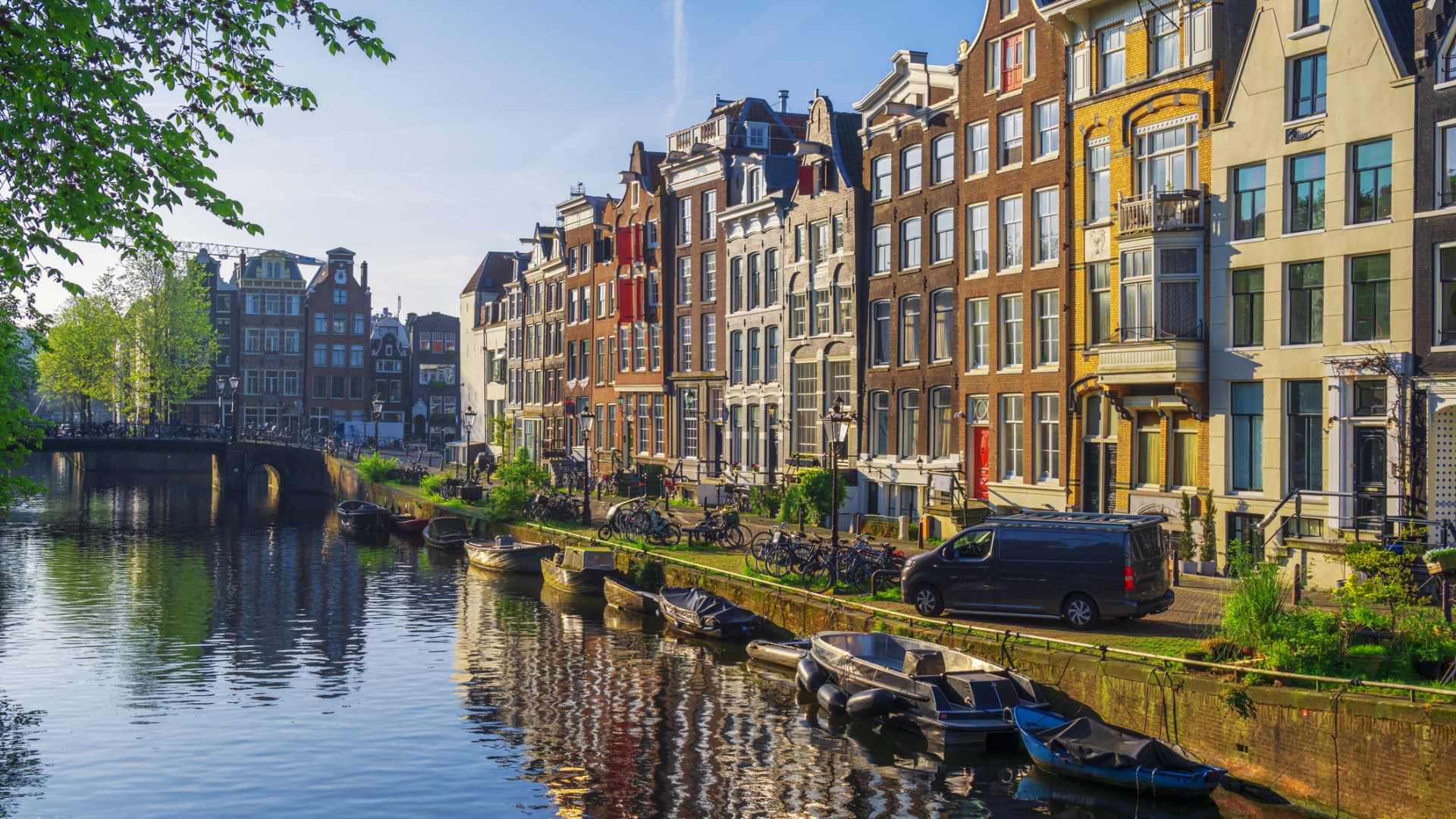 Euro zone inflation hits 2% in December, in line with forecasts