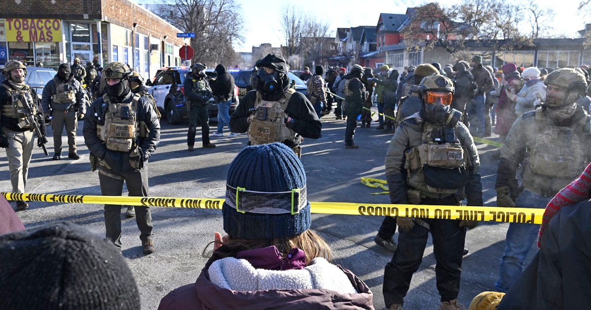 Federal agents shoot person in Minnesota, governor says